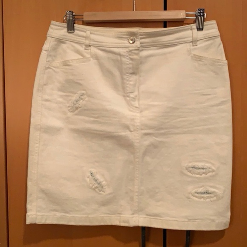 Escada Jean skirt